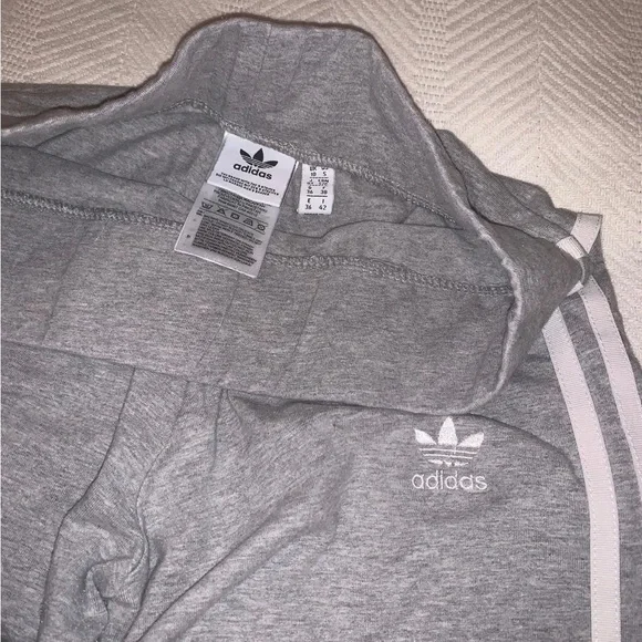 Adidas Gray Trefoil Logo Leggings Size S - Picture 3 of 7